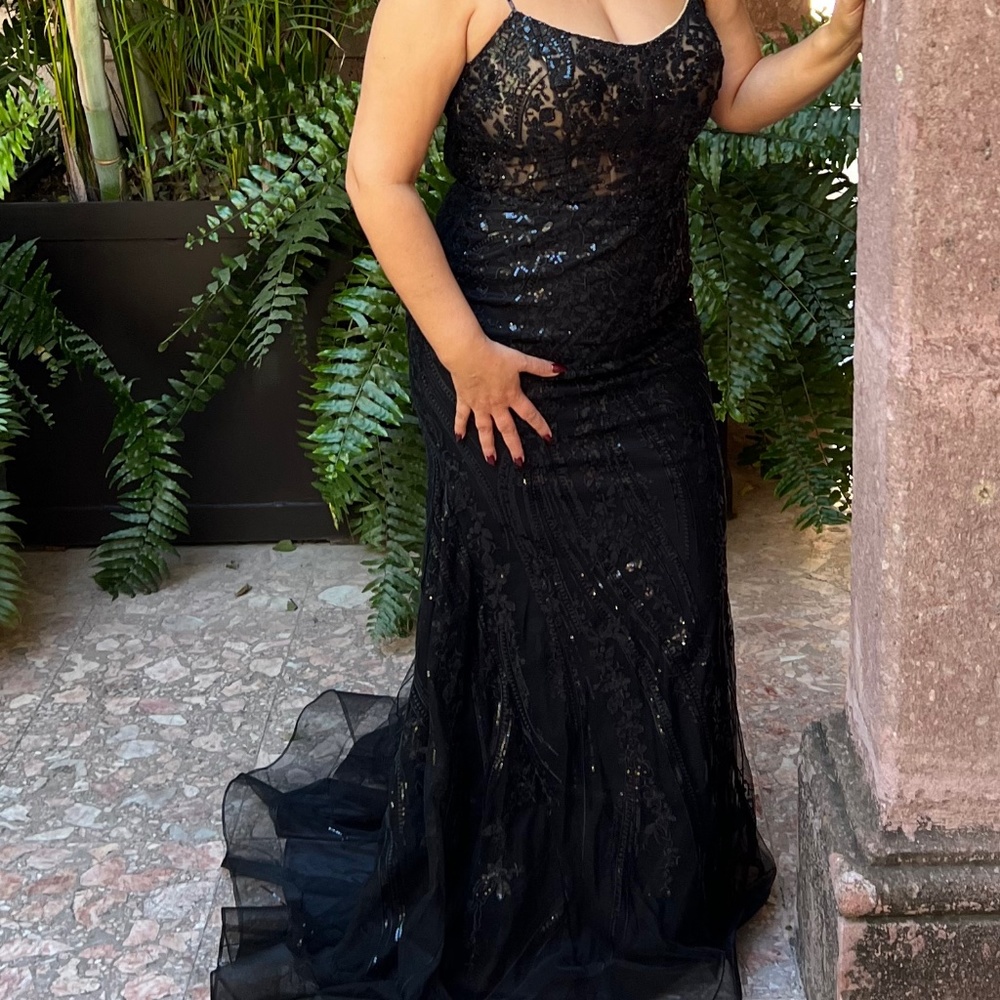 Sherri Hill strap damaged